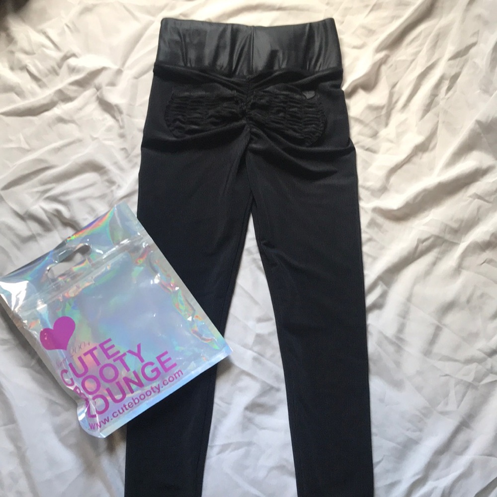 NEW Cute Booty Lounge Elevated Booty Leggings